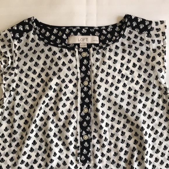 LOFT Black White Geo Print Henley Blouse Cap Sleeve Lightweight Top SP - Picture 4 of 13